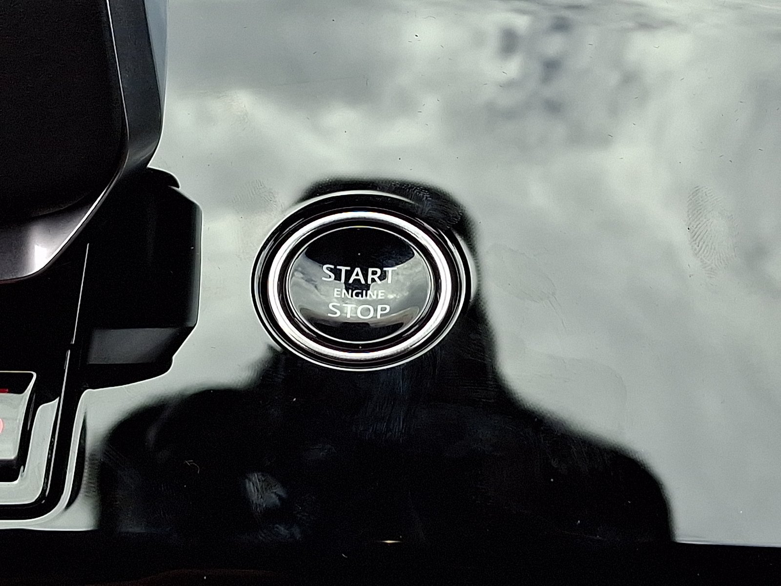 New 2026 Fuji White LAND ROVER Dynamic SE image 19