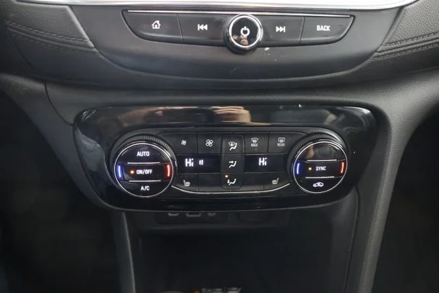 Used 2022 Red Buick Essence image 15