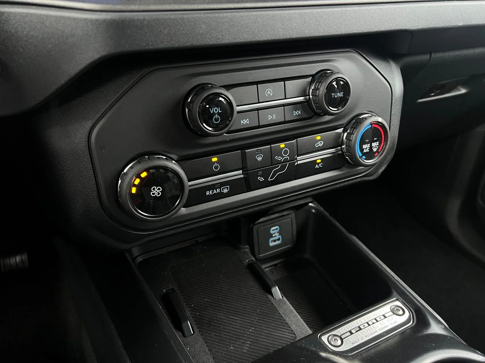 Used 2025 Gray Ford Base image 15