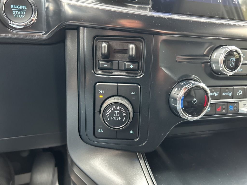 New 2026 Oxford White Ford Lariat image 27