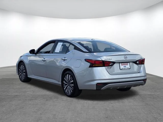 Certified Used 2025 Brilliant Silver Metallic Nissan 2.5 SV image 6
