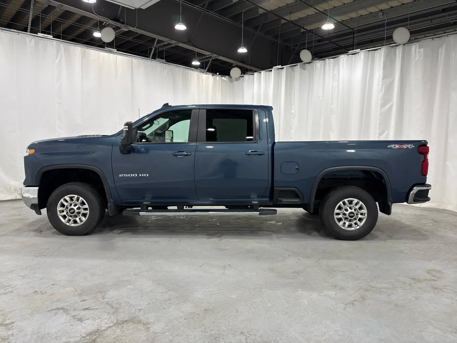 Used 2026 Lakeshore Blue Metallic Chevrolet LT image 2