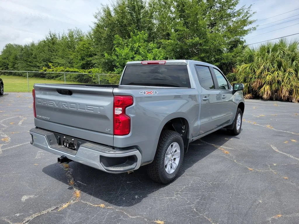 Used 2026 Sterling Gray Metallic Chevrolet LT image 5