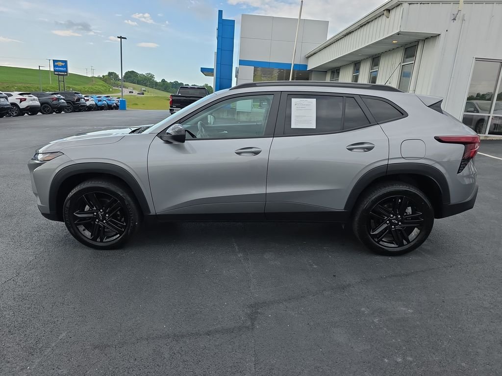 Used 2024 Gray Chevrolet ACTIV image 8