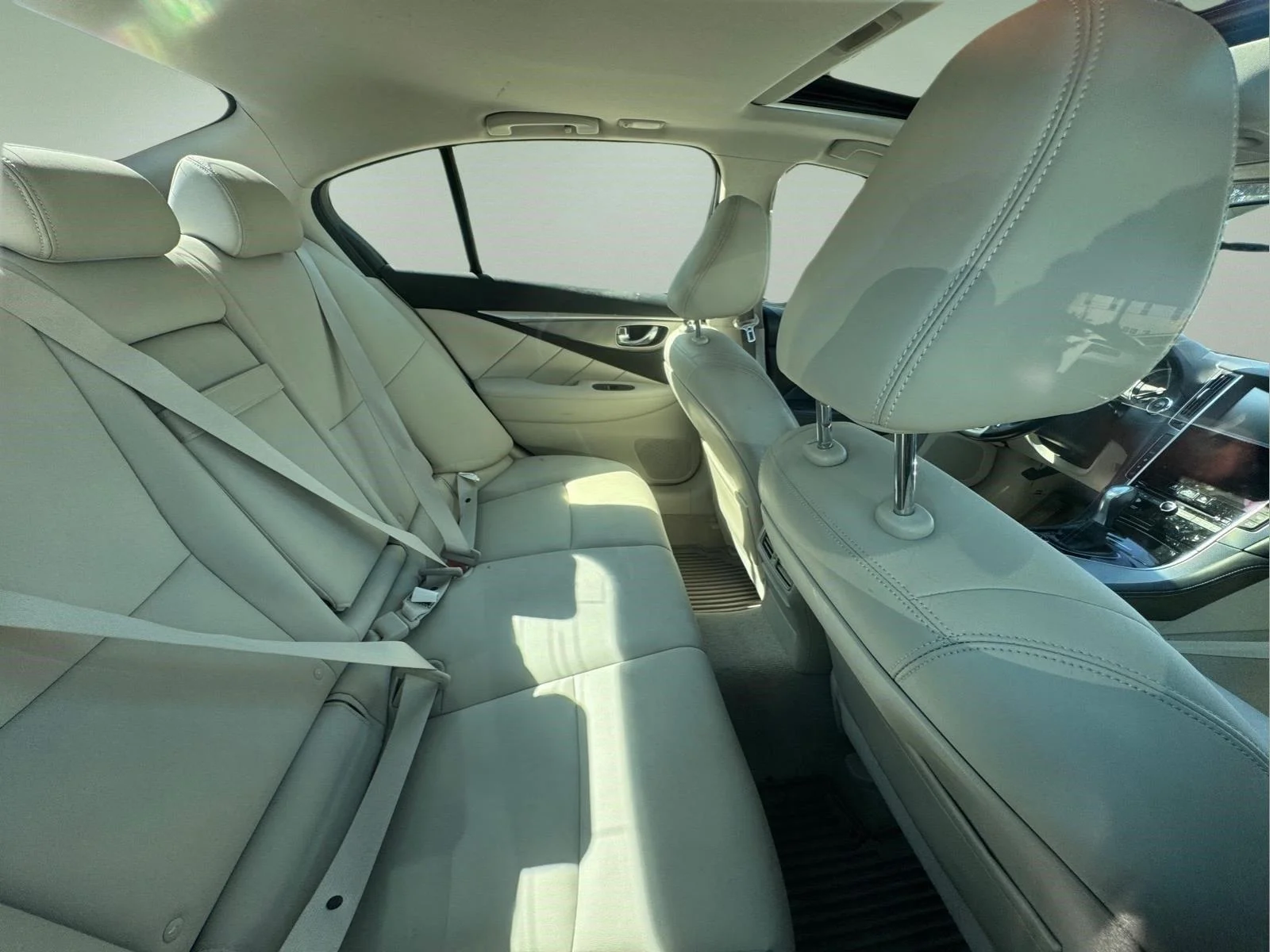 Used 2015 Liquid Platinum INFINITI Premium image 18