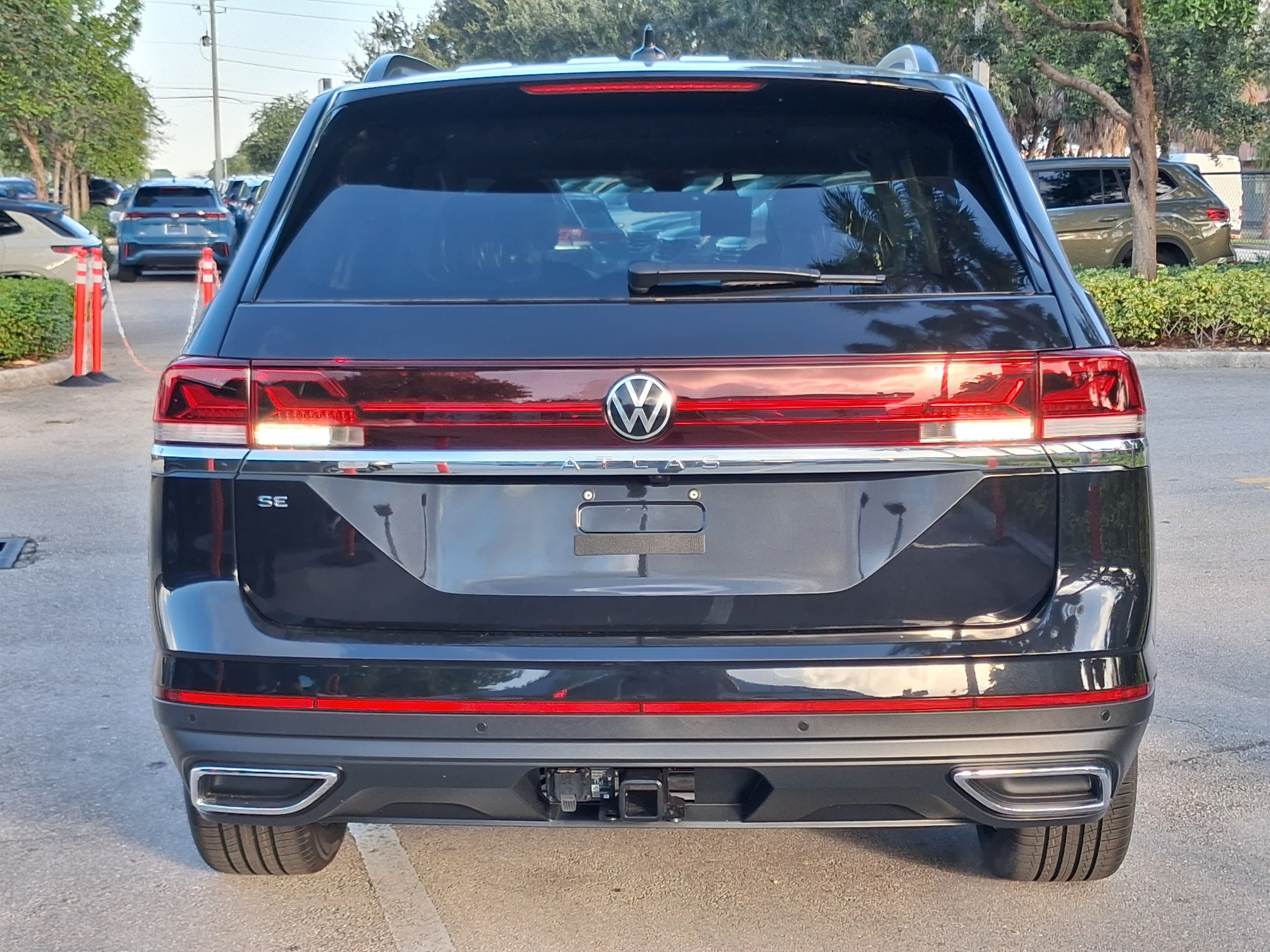 New 2026 Black Volkswagen 2.0T SE w/Technology image 4