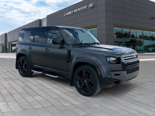 Used 2023 Gray Land Rover Carpathian Edition image 7