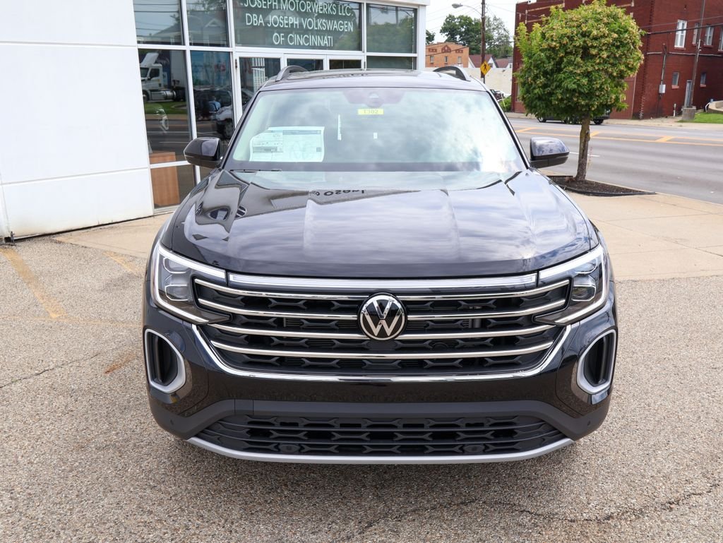 New 2026 Black Volkswagen 2.0T SE w/Technology image 8