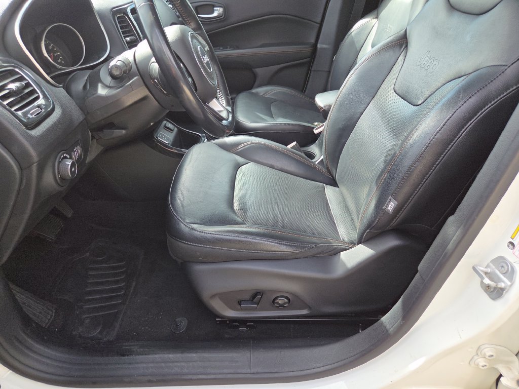 Used 2018 White Clearcoat Jeep Limited image 6