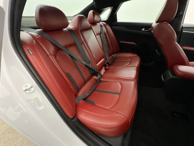 Used 2024 White Kia GT-Line image 17