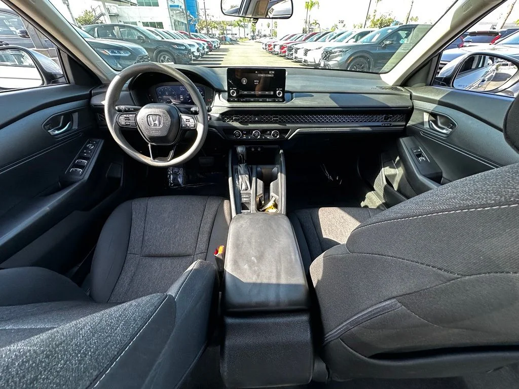 Used 2023 Silver Honda LX image 21