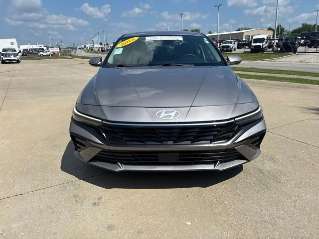Used 2025 Metal Hyundai Limited image 5