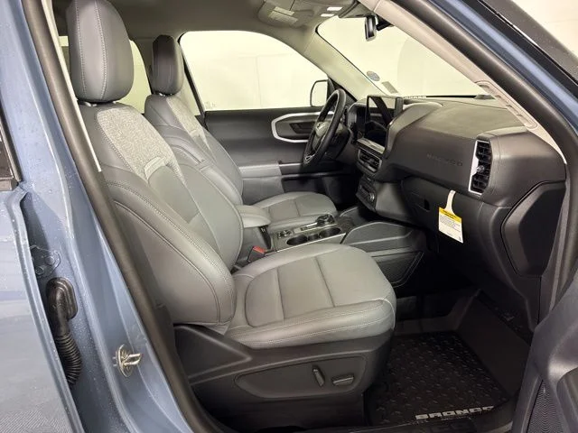 New 2026 Azure Gray Metallic Tri-Coat Ford Badlands image 4