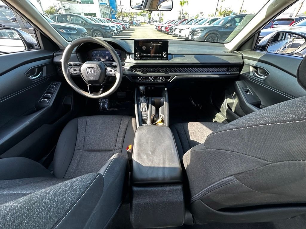Used 2023 Silver Honda LX image 21