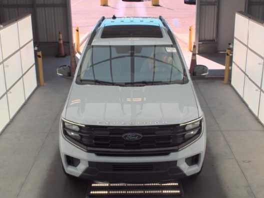 Used 2025 Space Silver Metallic Ford Active image 3