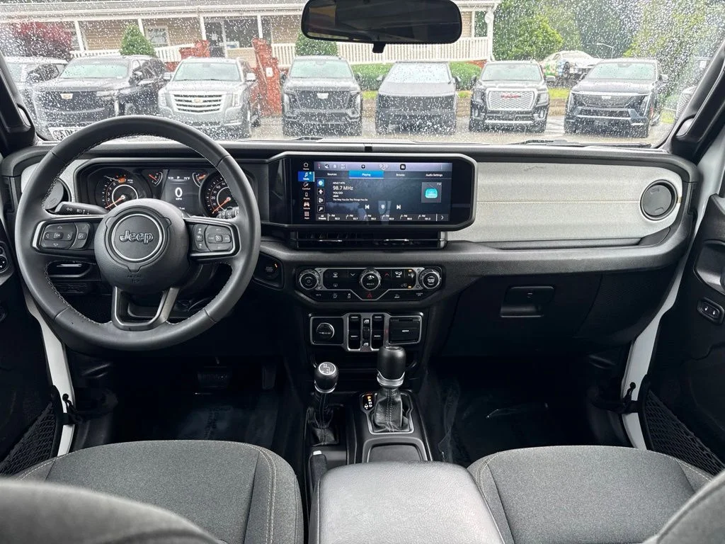 Used 2025 White Jeep Sport S image 11