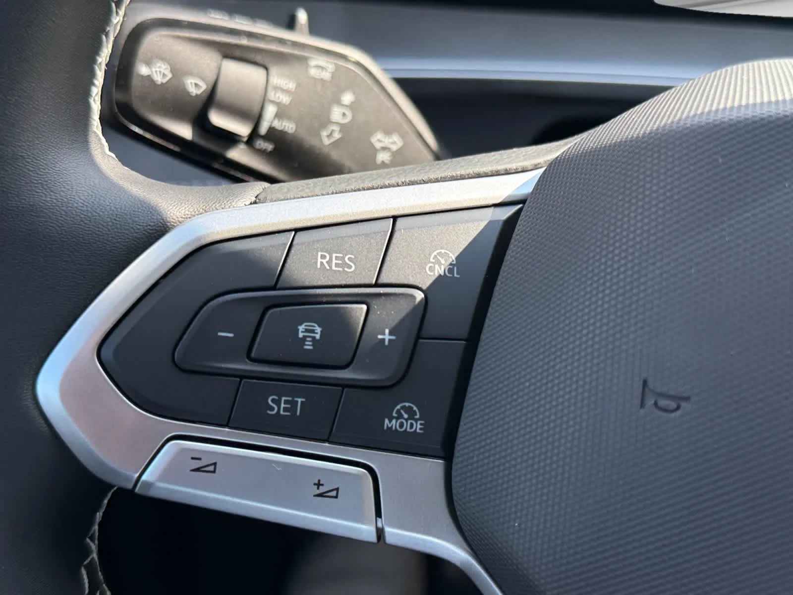 New 2026 Platinum Gray Metallic Volkswagen SE image 20