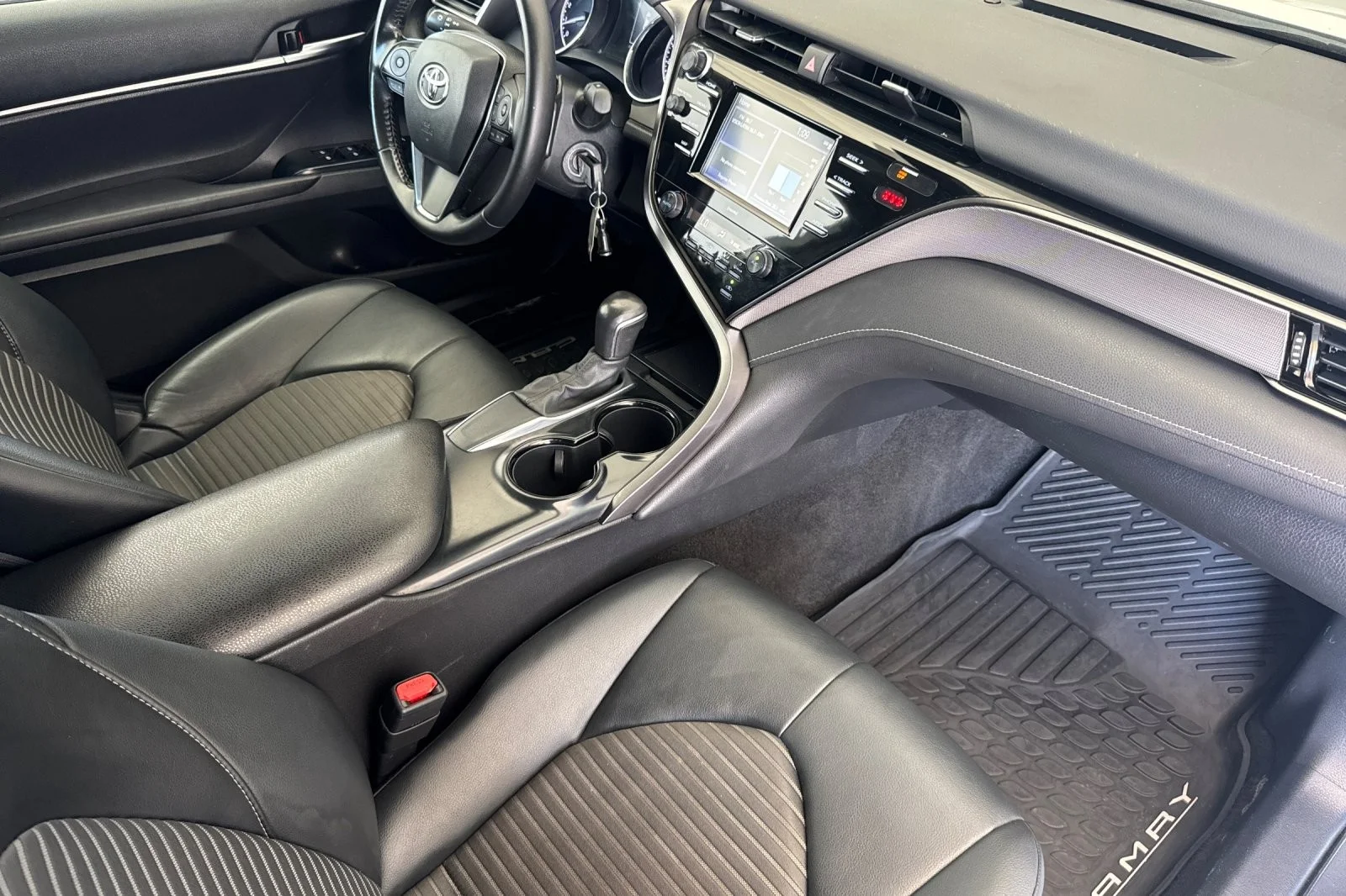 Certified Used 2020 Super White Toyota SE image 14