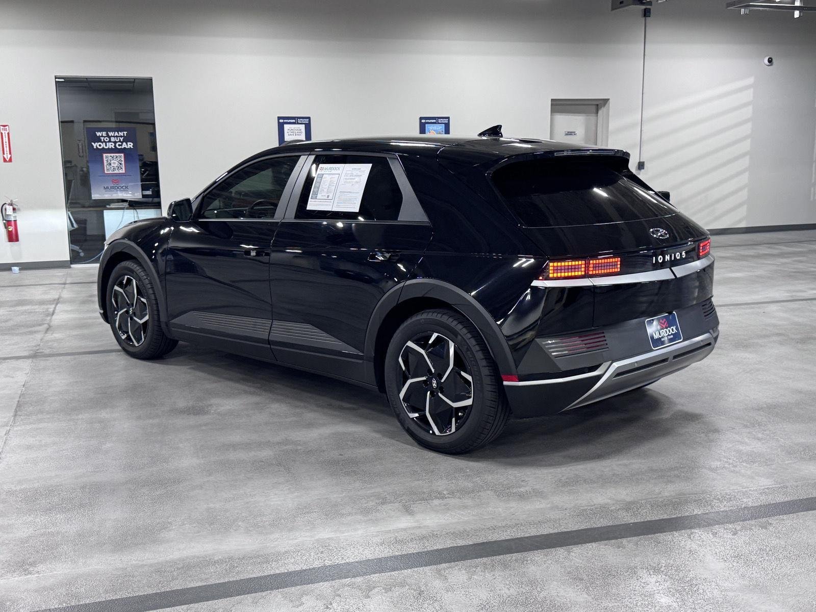 Certified Used 2024 Abyss Black Hyundai SEL image 3