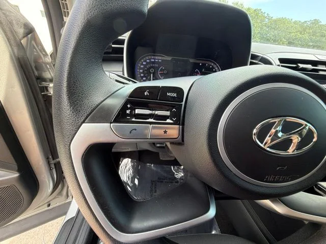 Used 2024 Shimmering Silver Hyundai SEL image 31