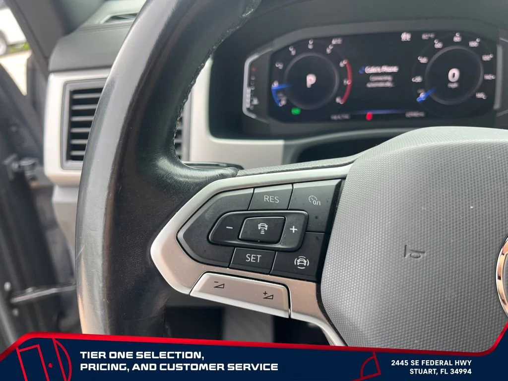 Used 2020 Gray Volkswagen 3.6L V6 SEL Premium image 18
