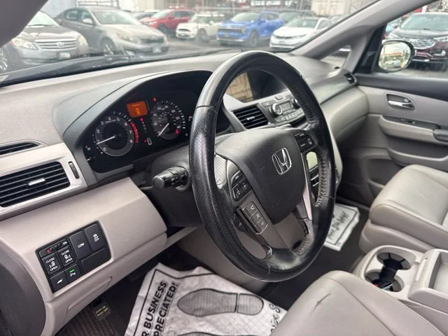 Used 2016 Silver Honda Touring Elite image 17