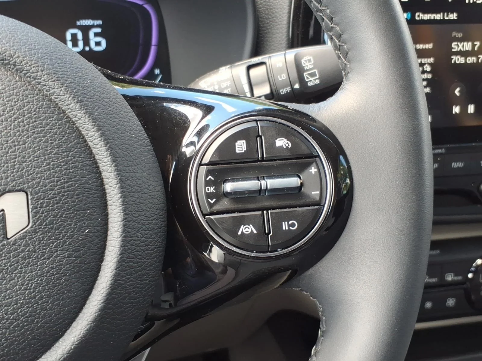 Used 2025 Snow White Pearl Kia EX image 16