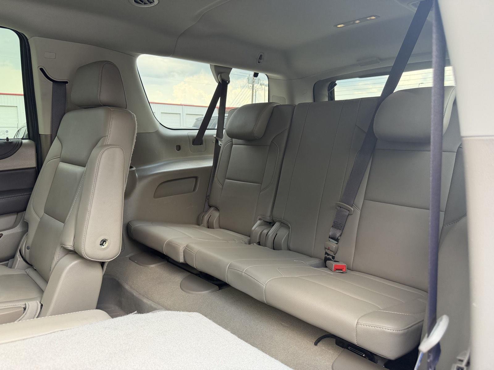 Used 2020 Iridescent Pearl Tricoat Chevrolet LT image 20