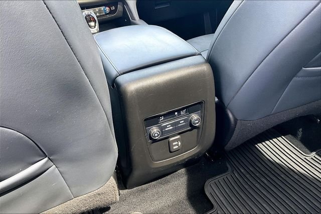 Used 2019 White Buick Essence image 22