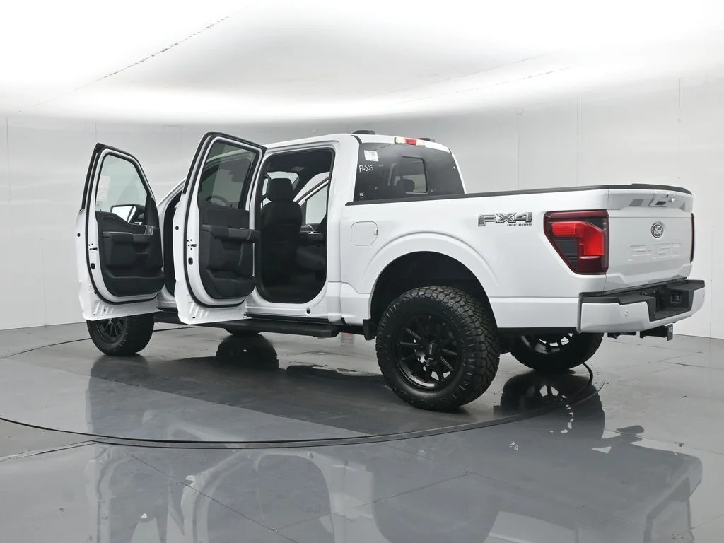 New 2026 Oxford White Ford XLT image 35