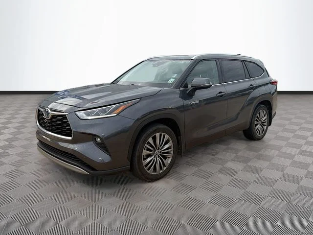 Used 2020 Gray Toyota Platinum image 3