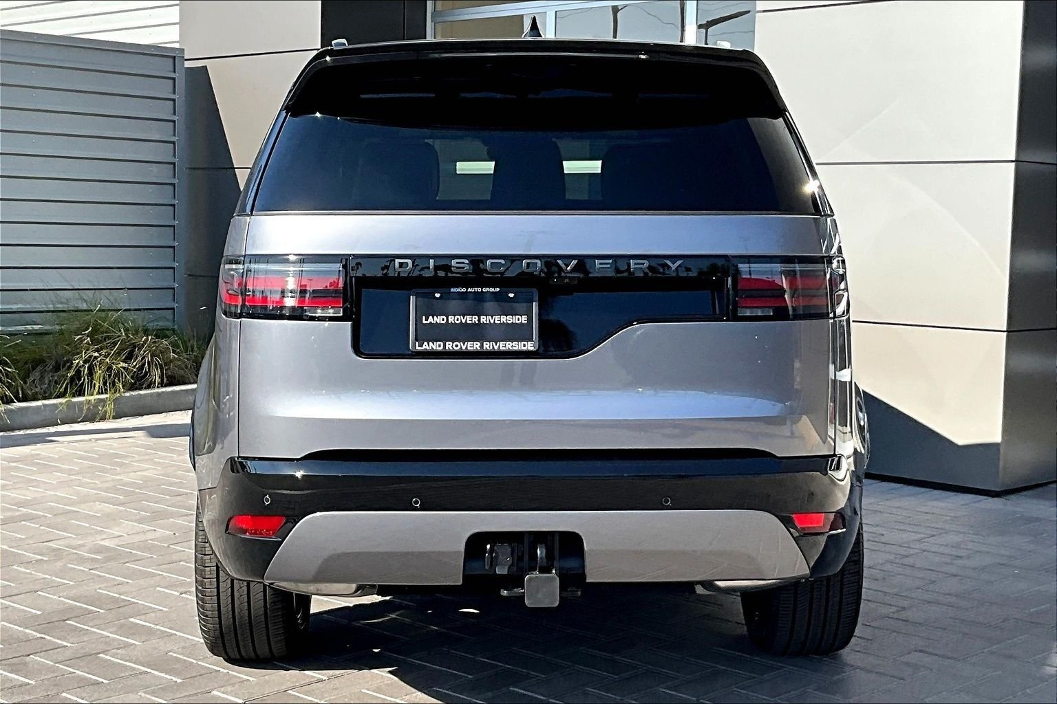 New 2026 Eiger Grey Land Rover Dynamic SE image 4