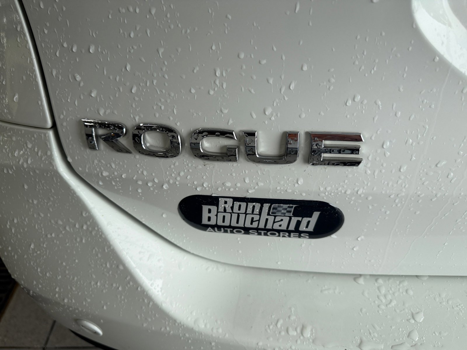Used 2019 Glacier White Nissan SV image 40