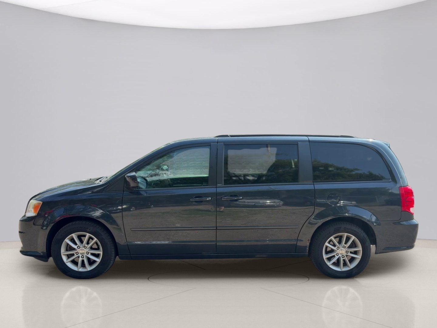 Used 2014 Gray Dodge SXT image 8