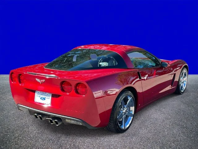 Used 2008 Crystal Red Metallic Tintcoat Chevrolet Base image 3