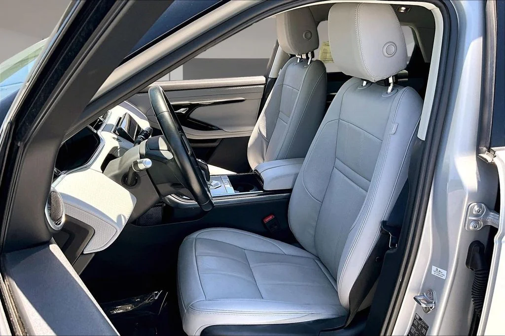Used 2022 White Land Rover S image 19