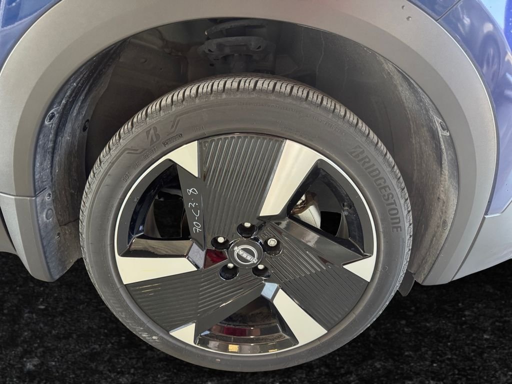 Certified Used 2025 Blue Nissan SR image 27