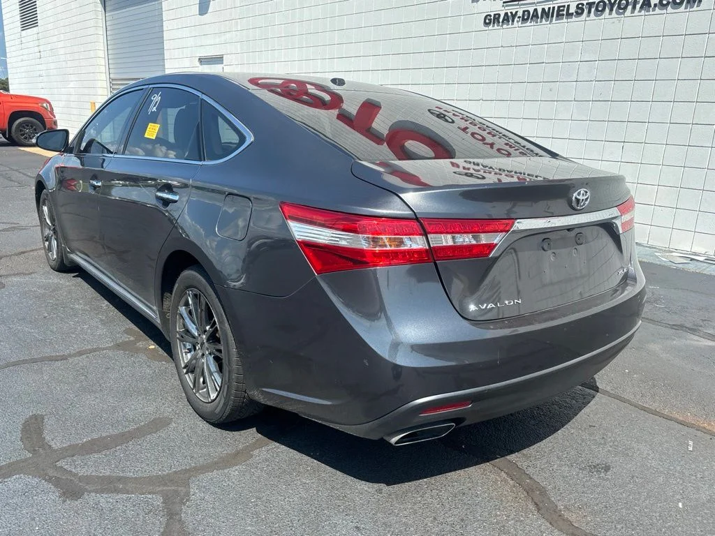 Used 2015 Gray Toyota XLE image 5