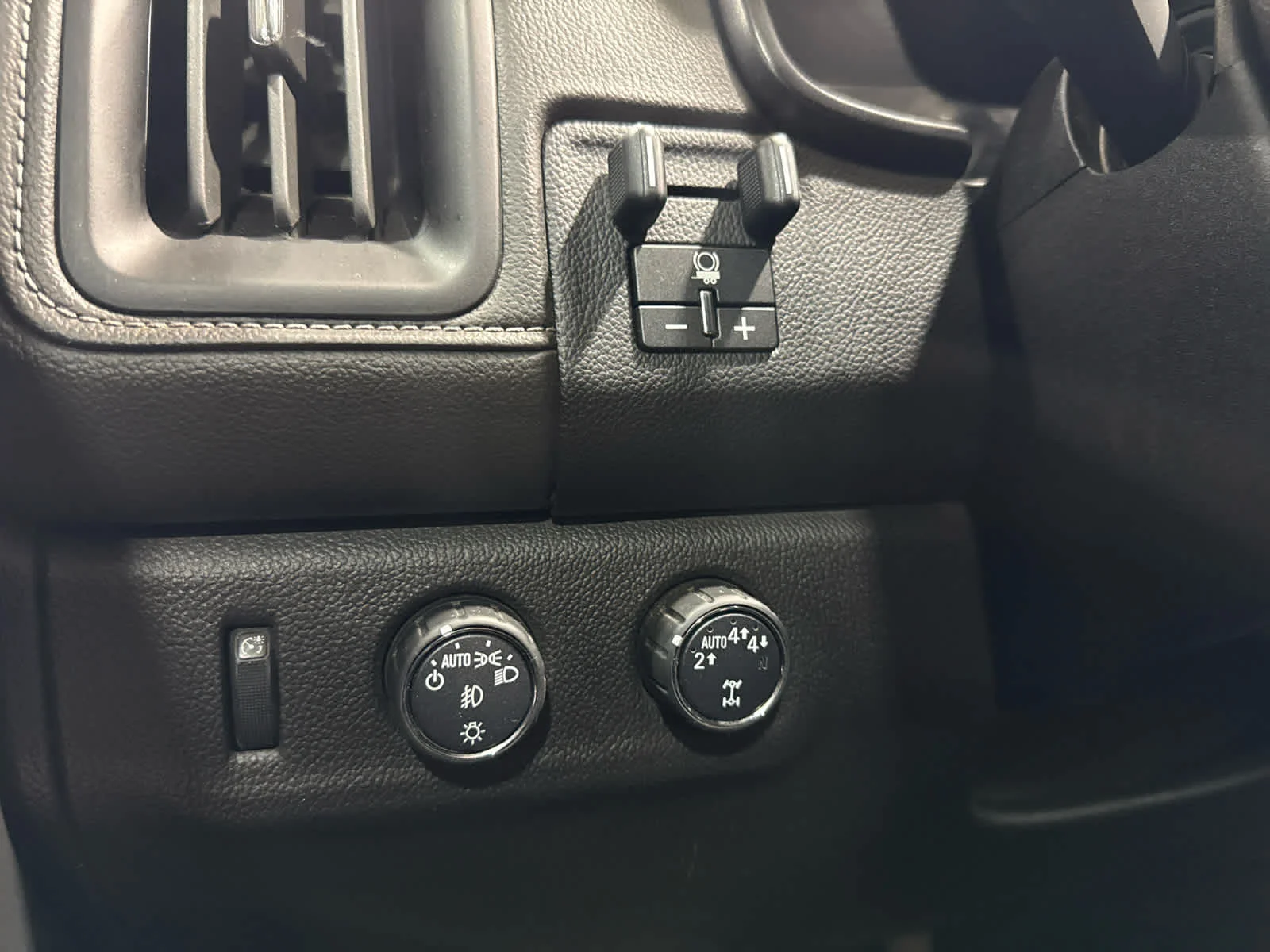 Certified Used 2022 Desert Sand Metallic GMC Elevation image 21