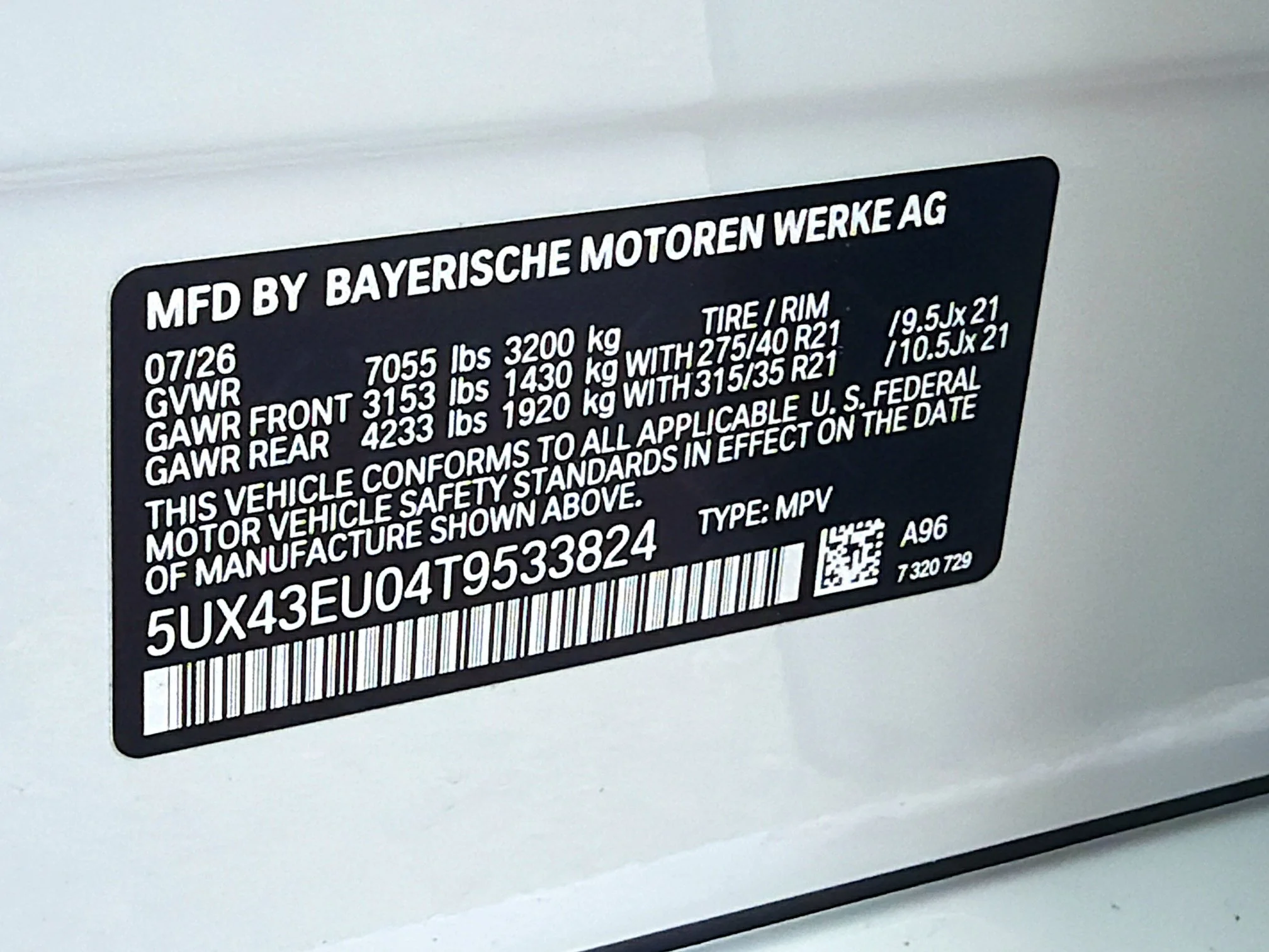 New 2026 Mineral White Metallic BMW xDrive50e image 44