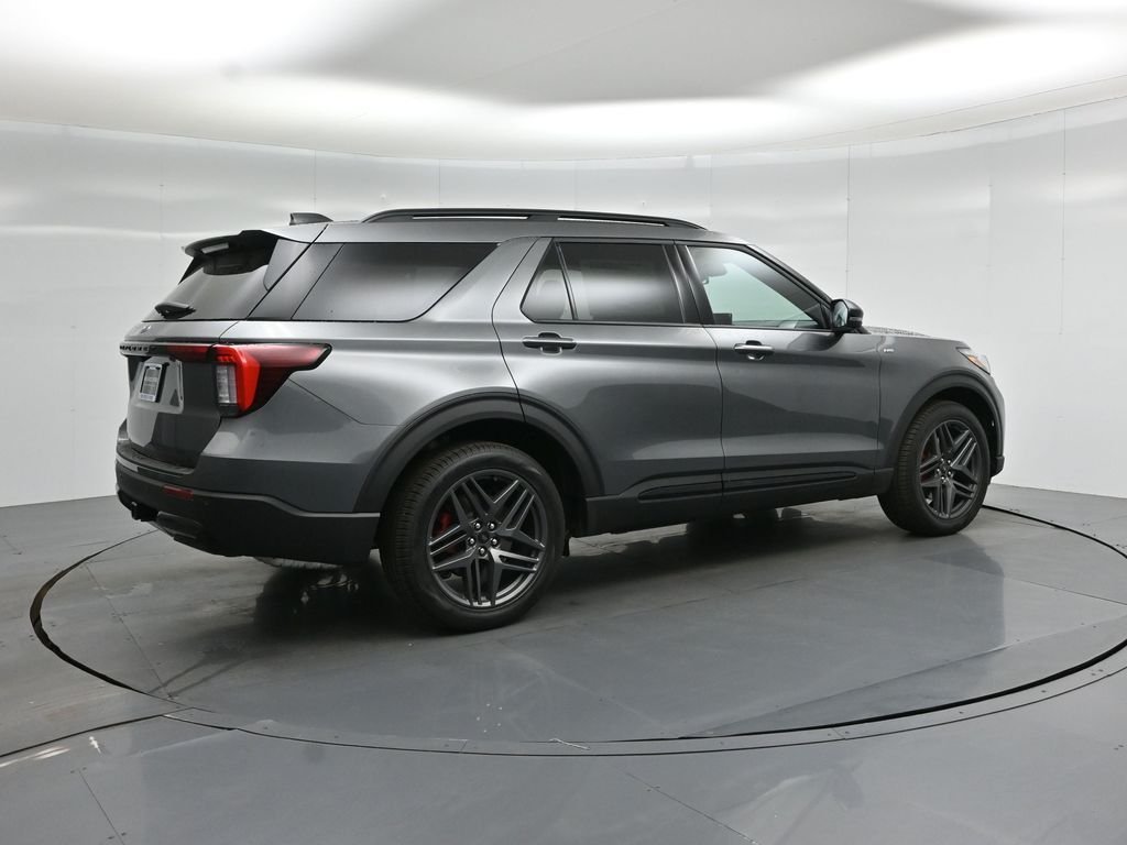 New 2026 Carbonized Gray Metallic Ford ST-Line image 28