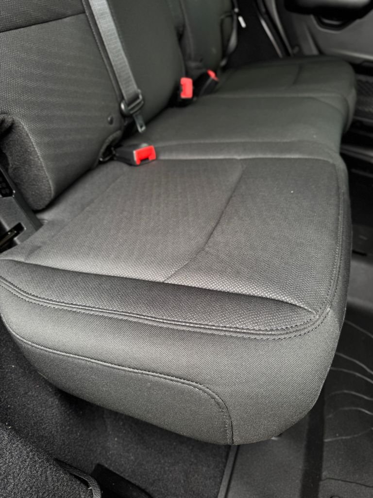 Used 2018 Granite Crystal Metallic Clearcoat Jeep Unlimited Sport S image 33