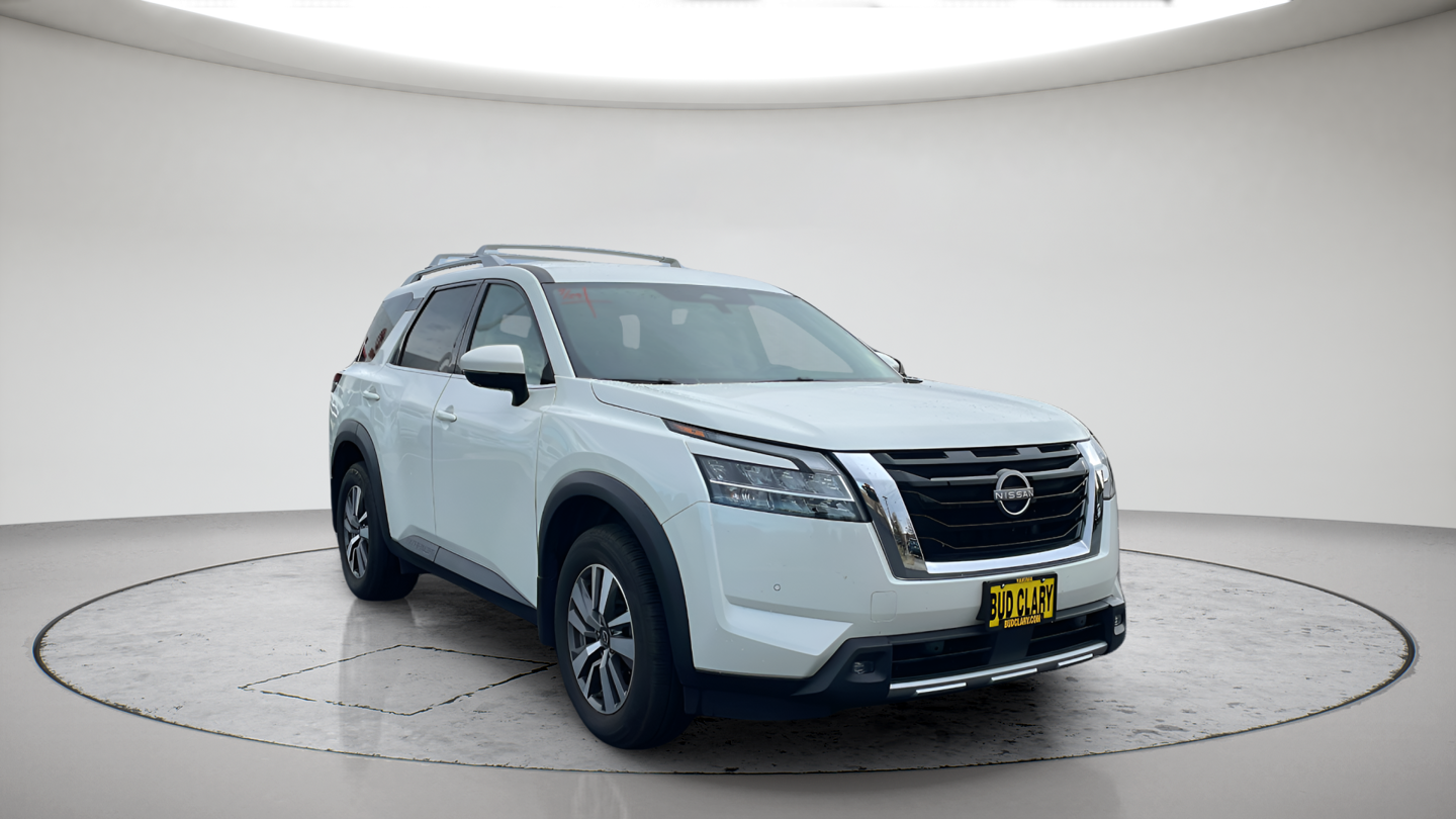 Used 2022 White Nissan SL image 7