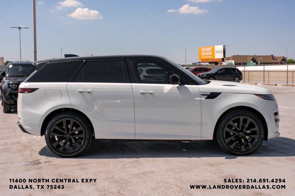 New 2026 Fuji White Land Rover Dynamic SE image 5