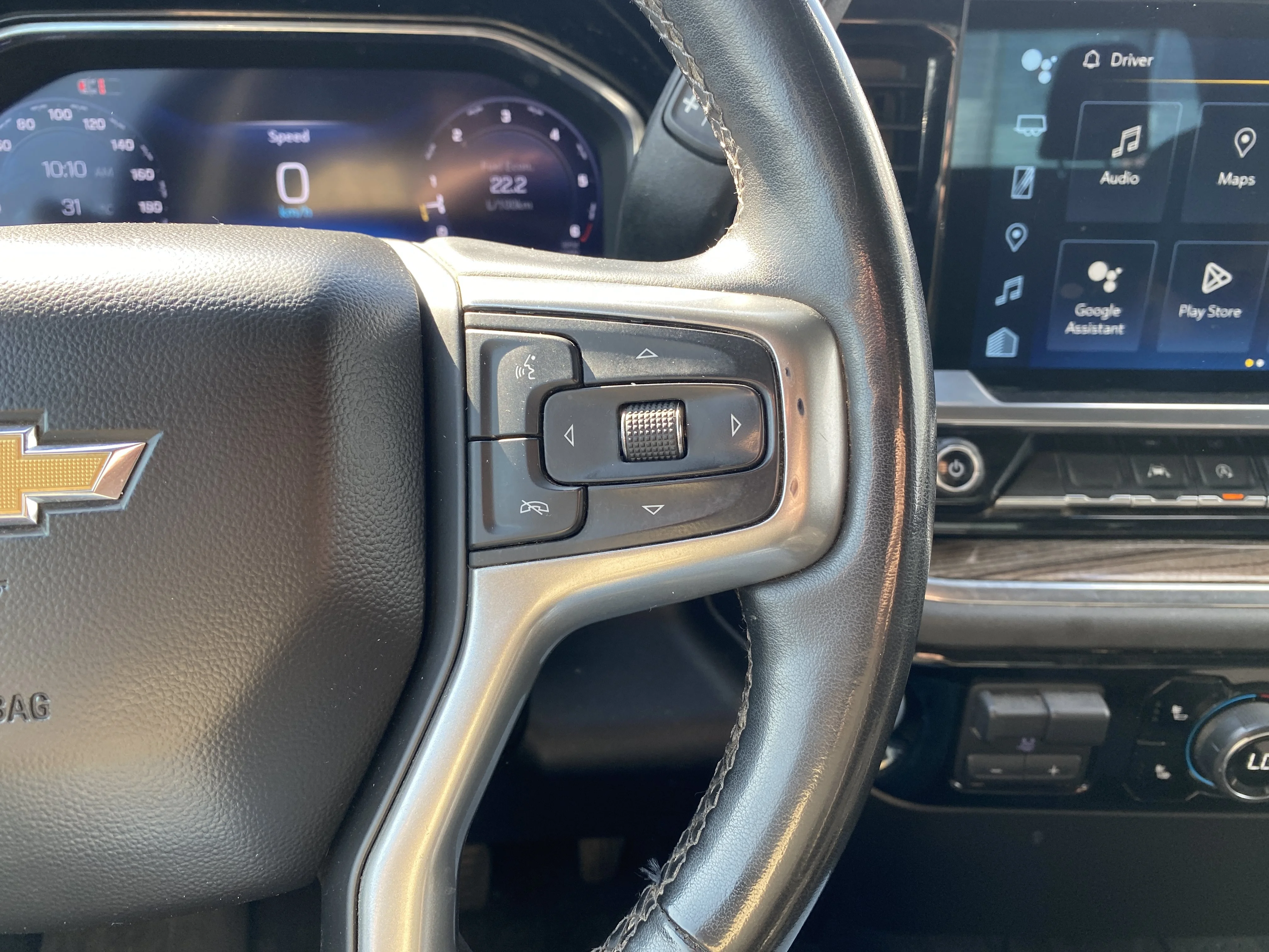 Used 2024 White Chevrolet LT Crew Cab  * HEATED FRONT SEATS * TOW PACKAGE * image 13