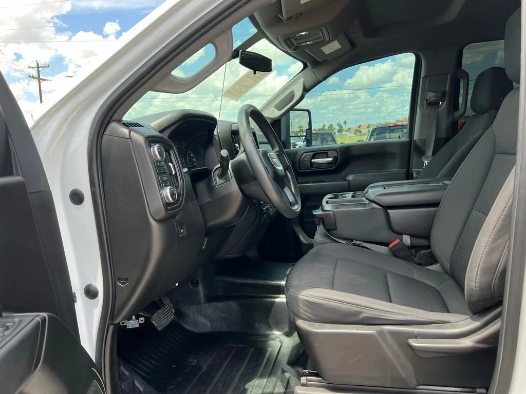 Used 2023 White GMC Pro image 10