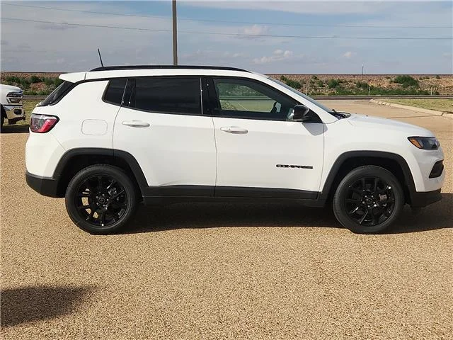 New 2026 PW7 Bright Whit Jeep LATITUDE ALTITUDE 4X4 image 5