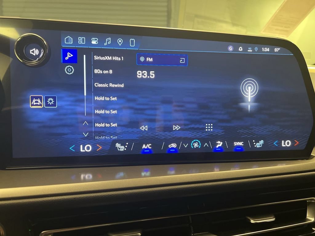 2027 Chevrolet Traverse LT - Photo 16