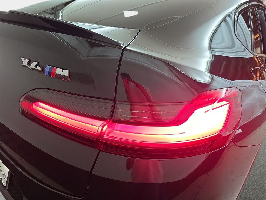 Used 2020 Black Sapphire Metallic BMW  image 33