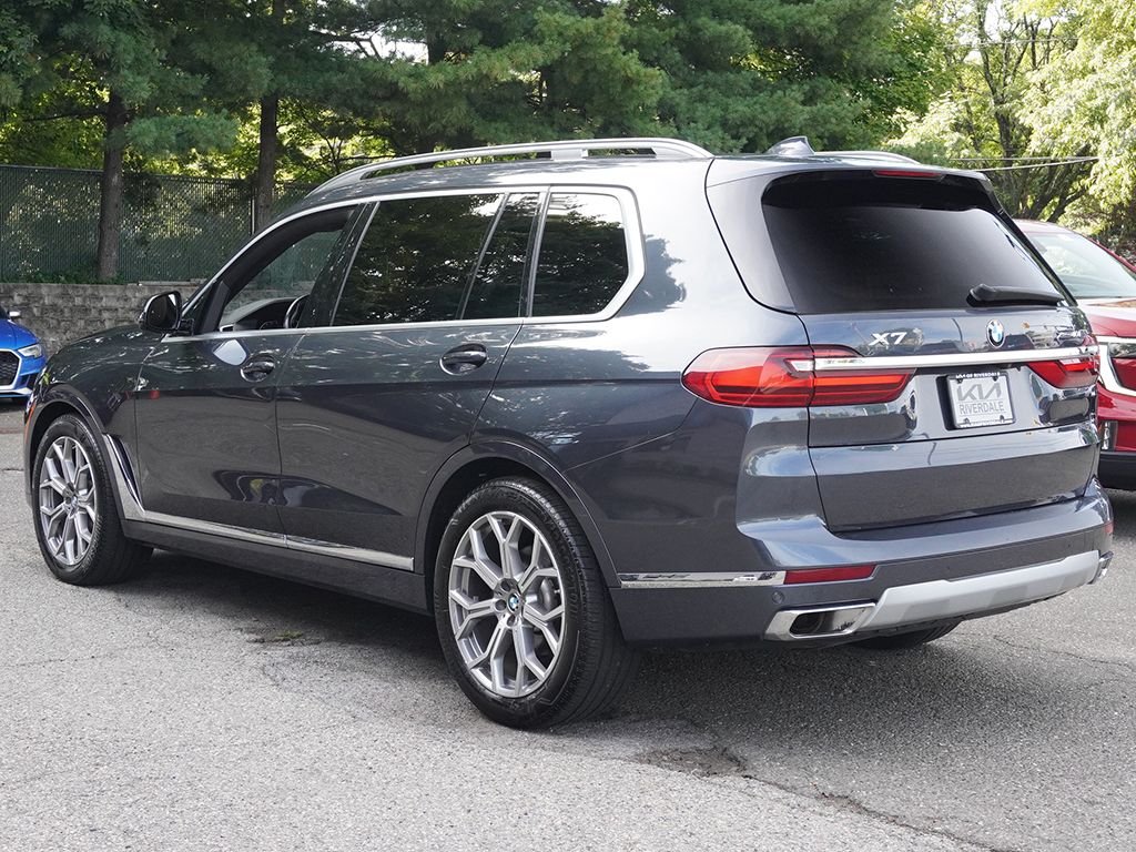Used 2022 Gray BMW xDrive40i image 12